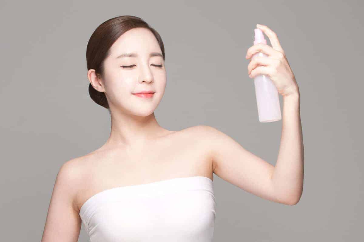 10 Produk Face Mist Terbaik Untuk Menyegarkan Kulit Wajah Anda