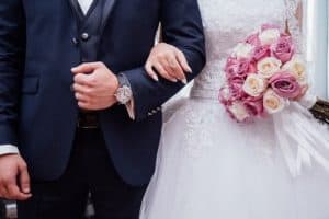 Tips Memilih Warna Baju Pengantin